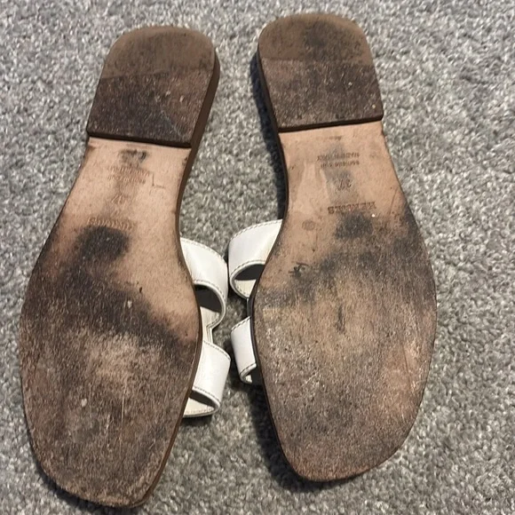 Hermes sandals 
Size 37 - Picture 2 of 5